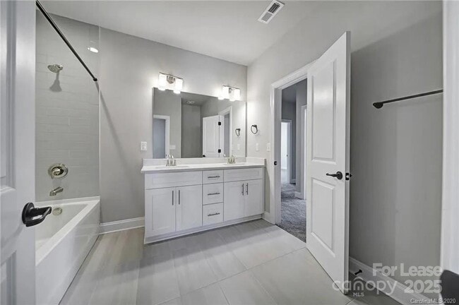 Building Photo - 2603 Bridle Brook Way