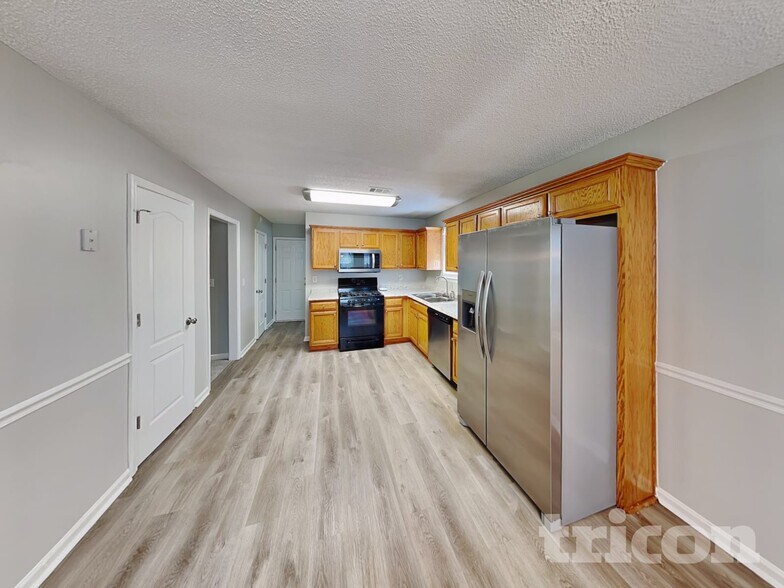 Building Photo - 135 Williams Bluff