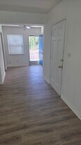 Building Photo - 4135 W Toluca Lake Ave