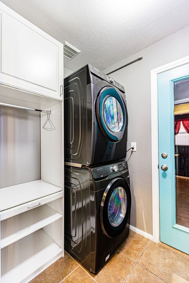 Building Photo - 3 story home