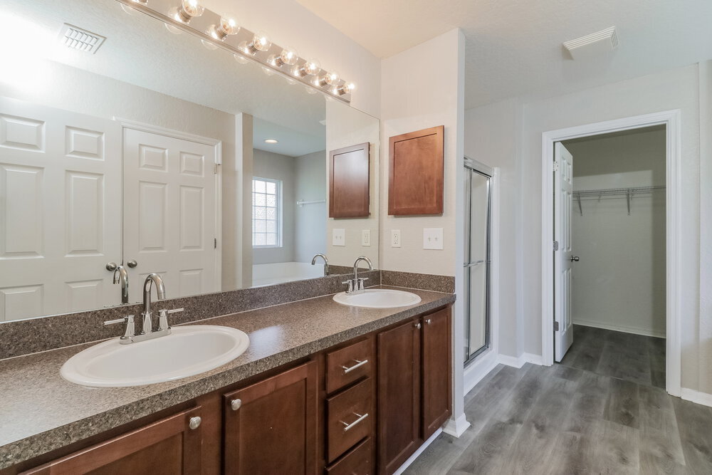 Building Photo - 7252 Sherman Hills Blvd