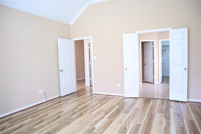 Building Photo - 71 La Costa Dr
