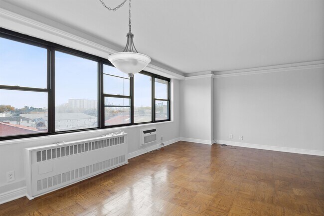 Building Photo - 500 Central Ave