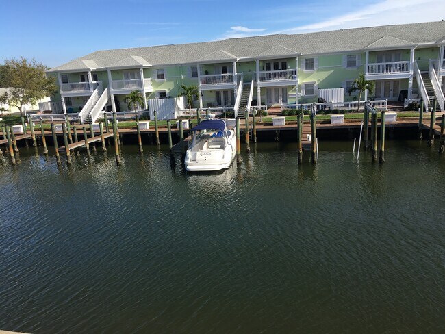 Building Photo - 5132 Beach Dr SE