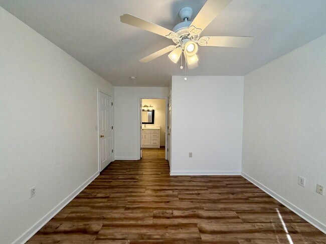 Building Photo - First Floor, Two Bedroom, Two Bathroom updated Condo!