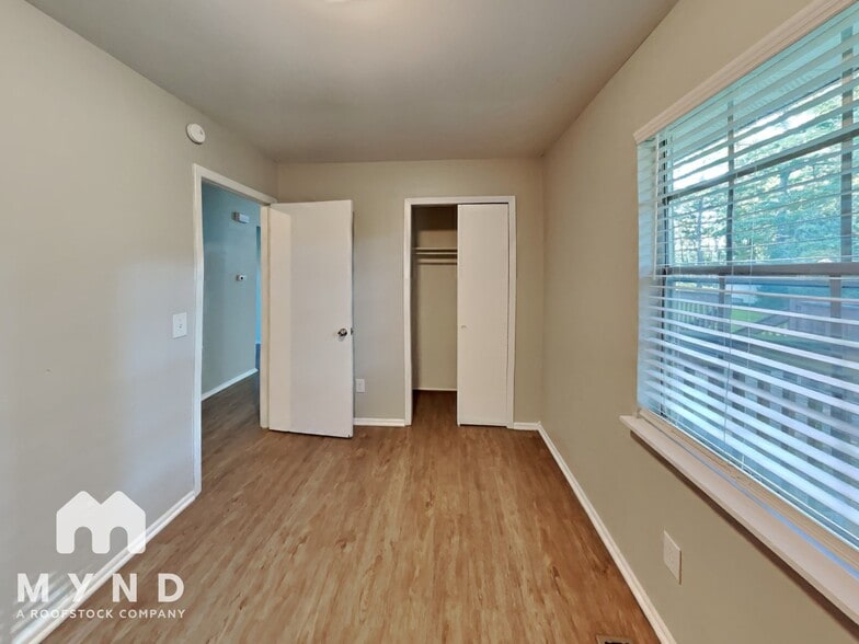Building Photo - 933 Arcadia Cir