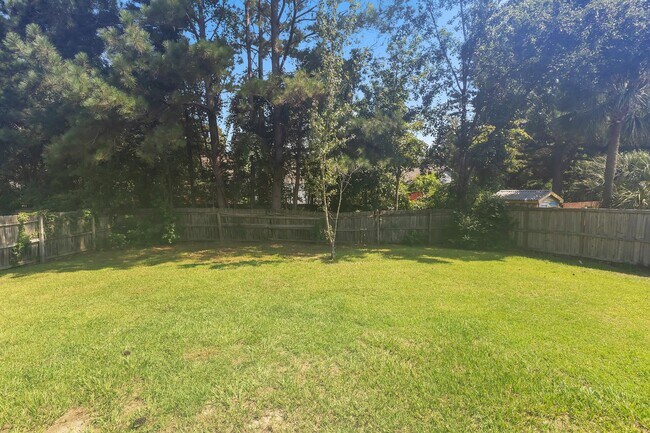 Building Photo - 129 Kingsbridge Dr