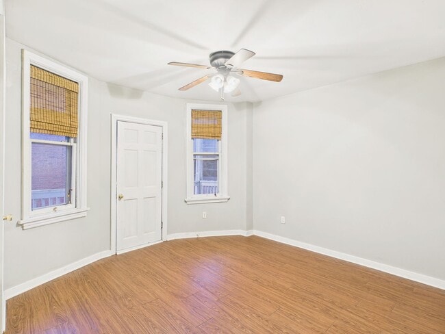 Building Photo - 3 Bedroom Single Family Home on Delaware St.