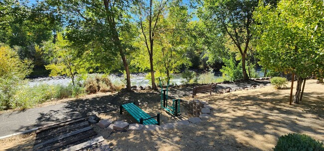 Building Photo - 3 bedroom condo with views of the Truckee ...