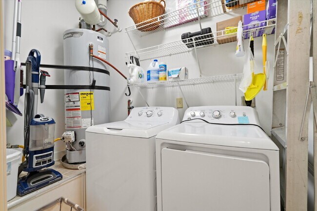 Building Photo - "Charming Fully Furnished 2-Bed Condo with & Granite Countertops in Charleston – 1320 Sq Ft of Co...