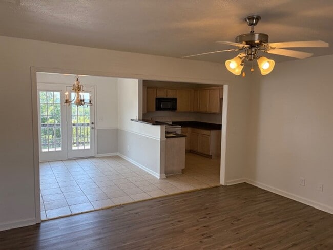 Building Photo - 692 Holland Ridge Dr