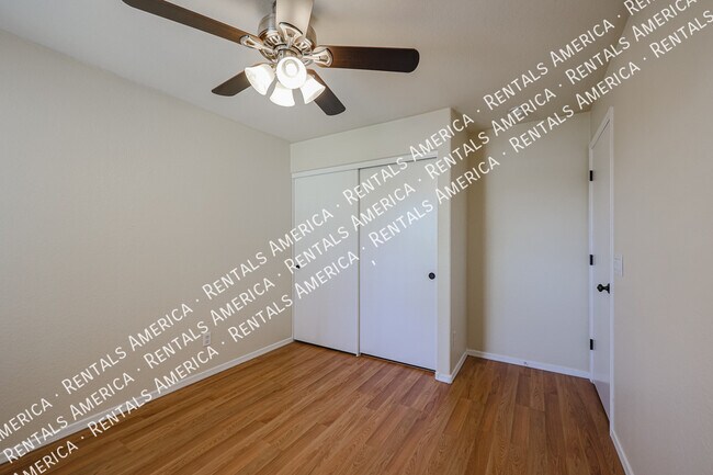Building Photo - 1218 W Rose Marie Ln