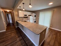 Building Photo - 2219 E 7th St