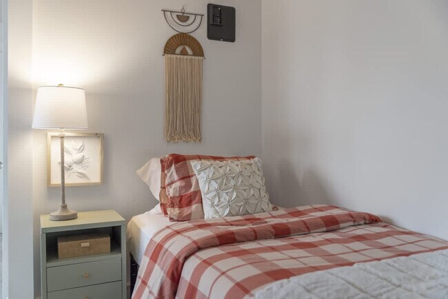 Building Photo - 4040 W 158th St