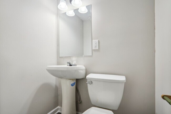 Building Photo - Decatur Living at Its Best: Upgraded Kitchen & Bonus Basement Space