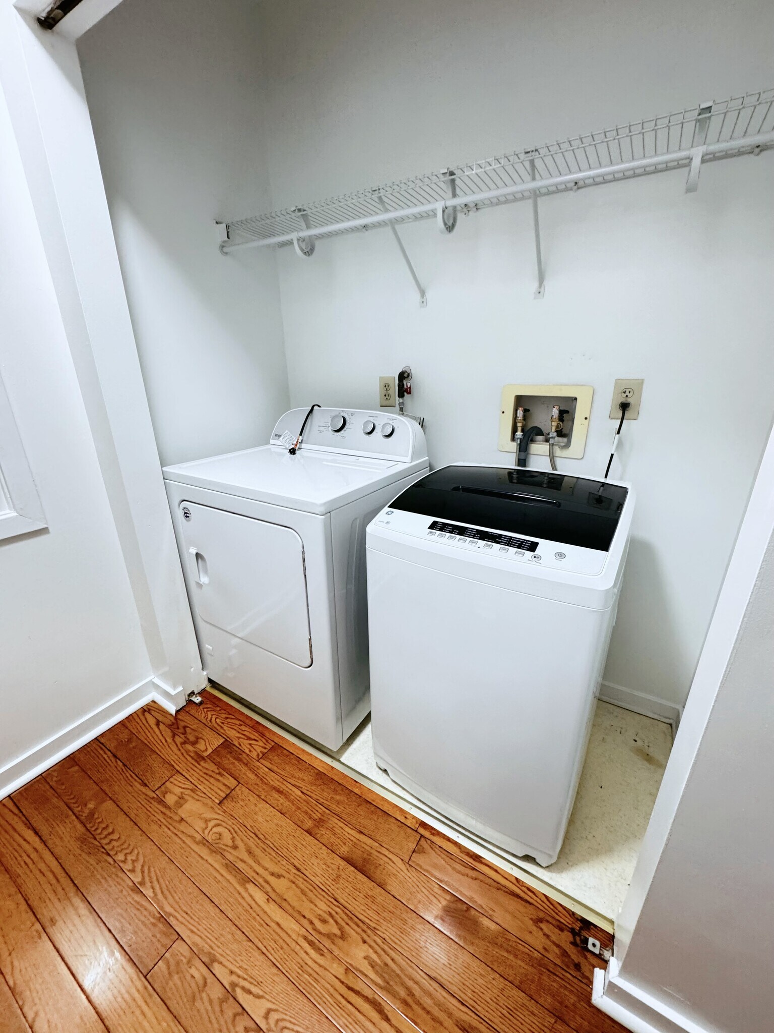 Building Photo - 304 N 8th St