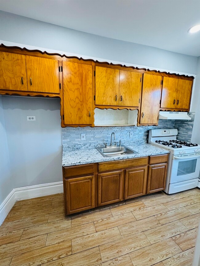 Building Photo - 265 Clinton Ave