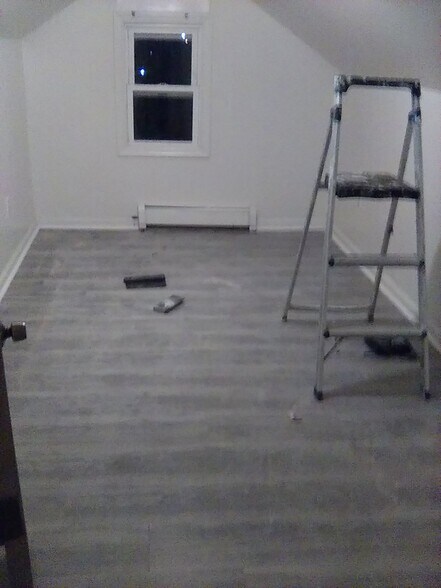 Building Photo - 132 Heald St