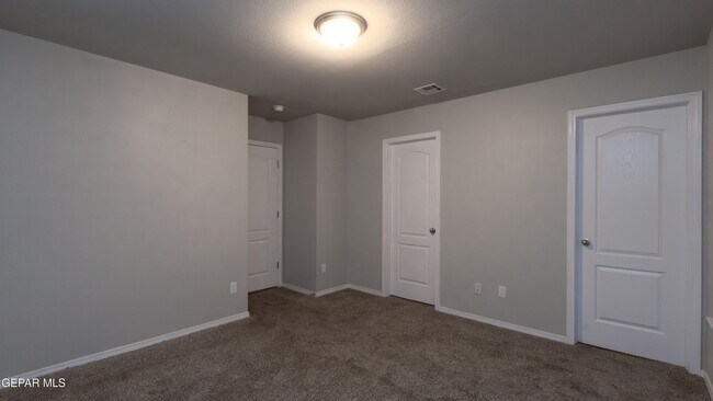 Building Photo - 14316 Paraiso Dr