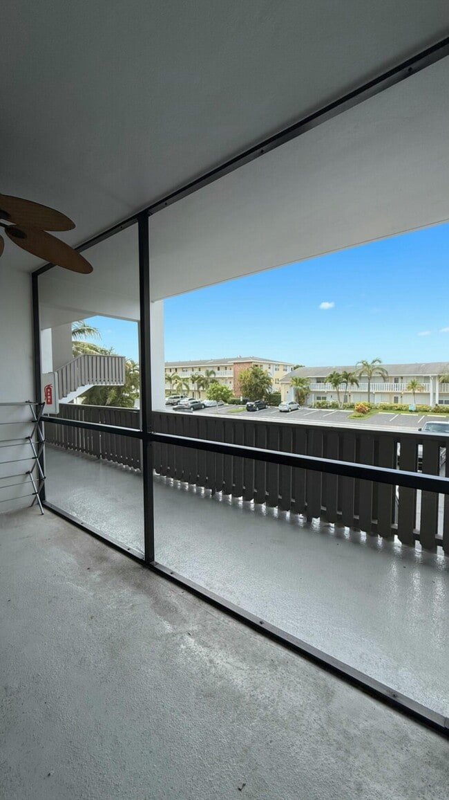 Building Photo - 651 Pine Dr
