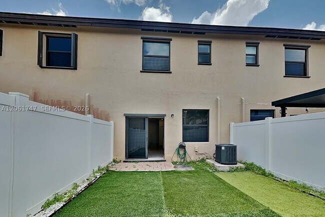 Building Photo - 10554 W 33rd Way