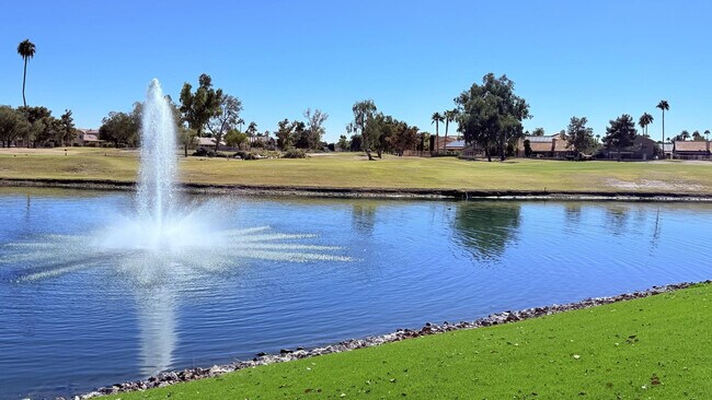 Building Photo - 7401 W Arrowhead Clubhouse Dr