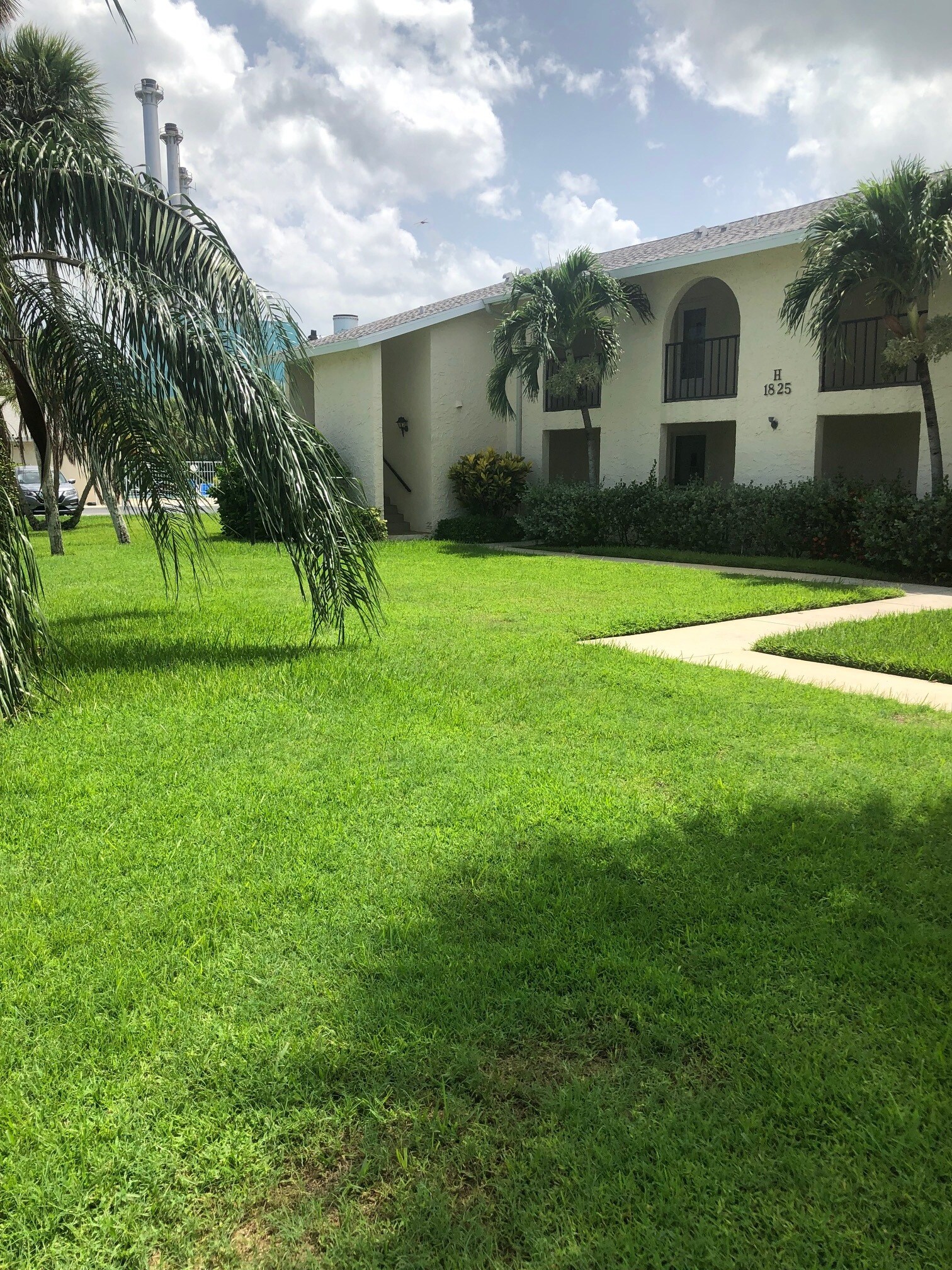 Building Photo - 1825 Cobia Dr