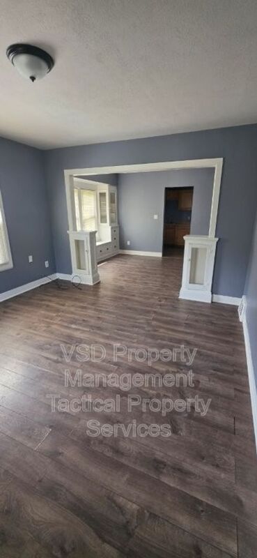 Building Photo - 3486 W 60th St