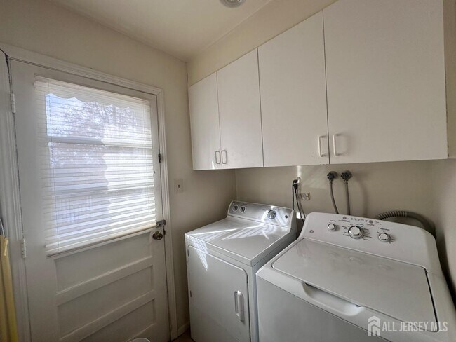 Building Photo - 4 Eric Ln