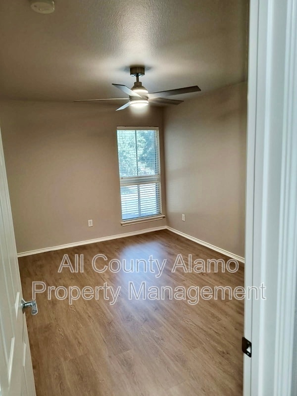 Building Photo - 10316 Artesia Wells