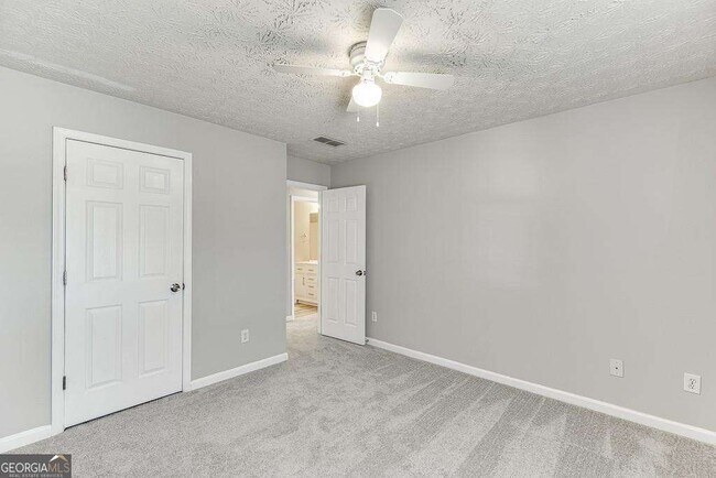 Building Photo - 678 Clairidge Elm Trail SW