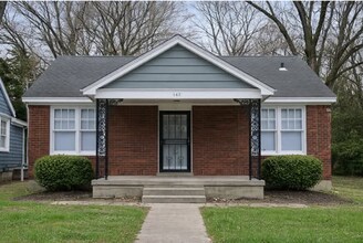 Building Photo - Large 3 Bed, 2 Bath Two-Story Home
