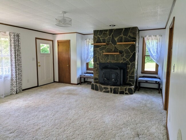Building Photo - $1,700 - 3 Bedroom 1 Bathroom Home in Lovely Setting in Savannah Community