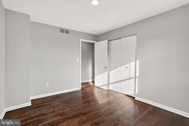 Building Photo - 927 Juliet Ln