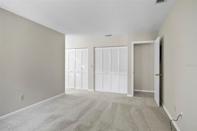 Building Photo - 14 Oakmont Ct