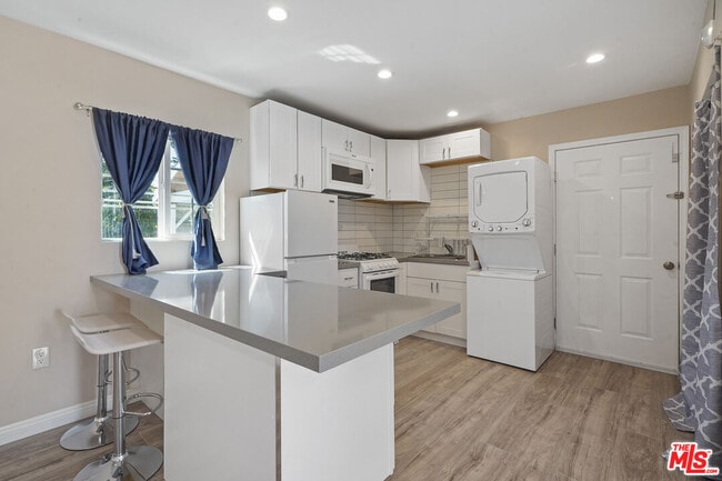 Building Photo - 22012 Covello St