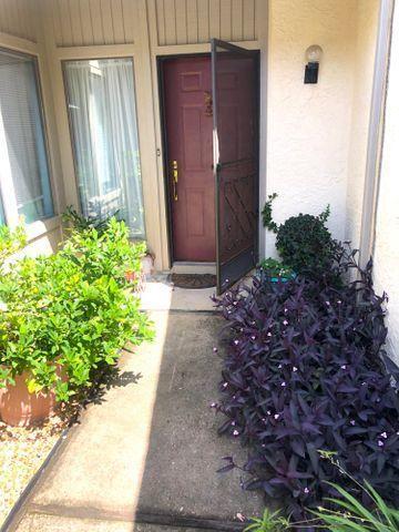 Building Photo - 700 Bay Dr