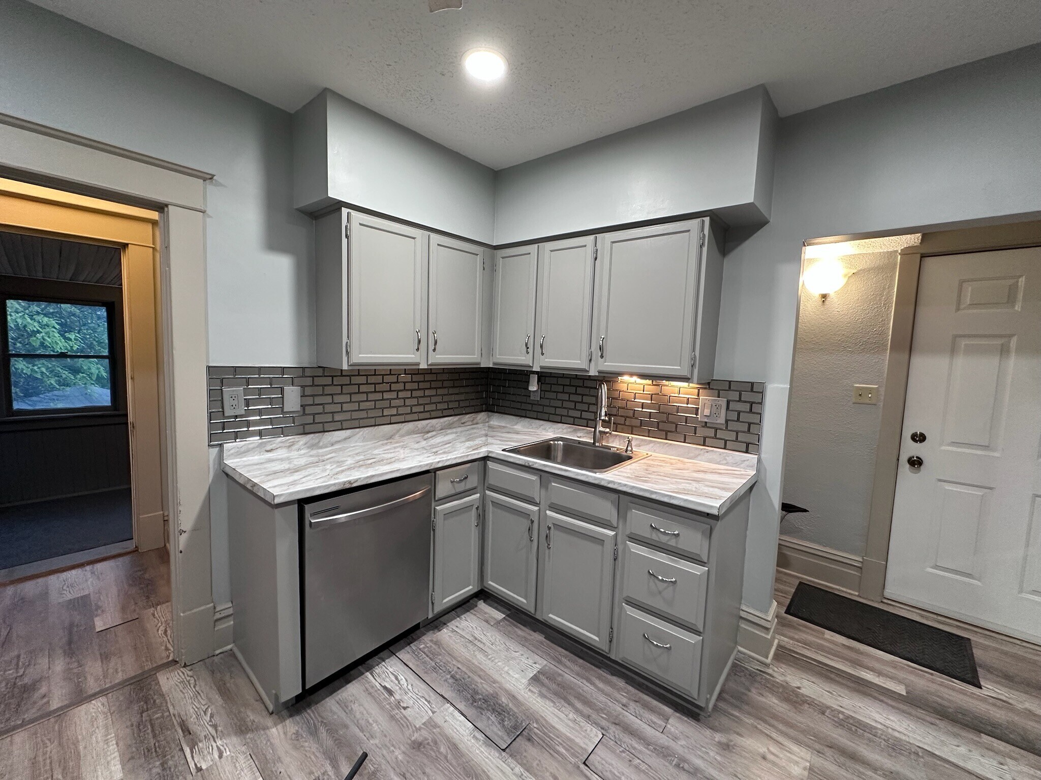 Kitchen Sink - 734 Sims Ave