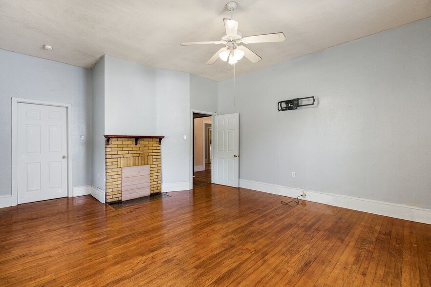 Building Photo - 902 Pickens St
