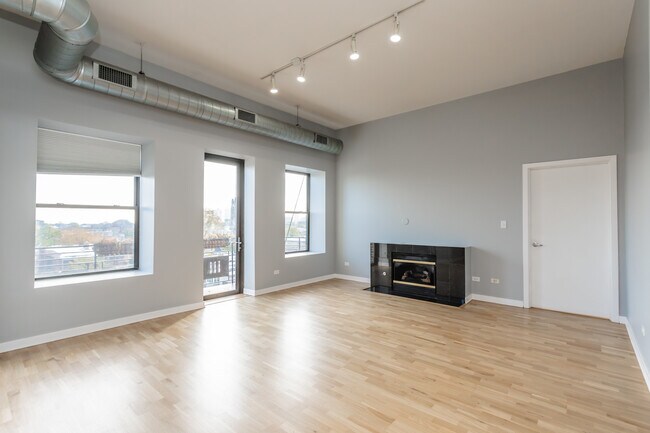 Building Photo - 4537 S Drexel Blvd