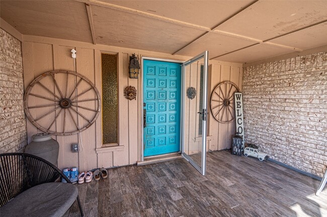 Building Photo - 635 W Church