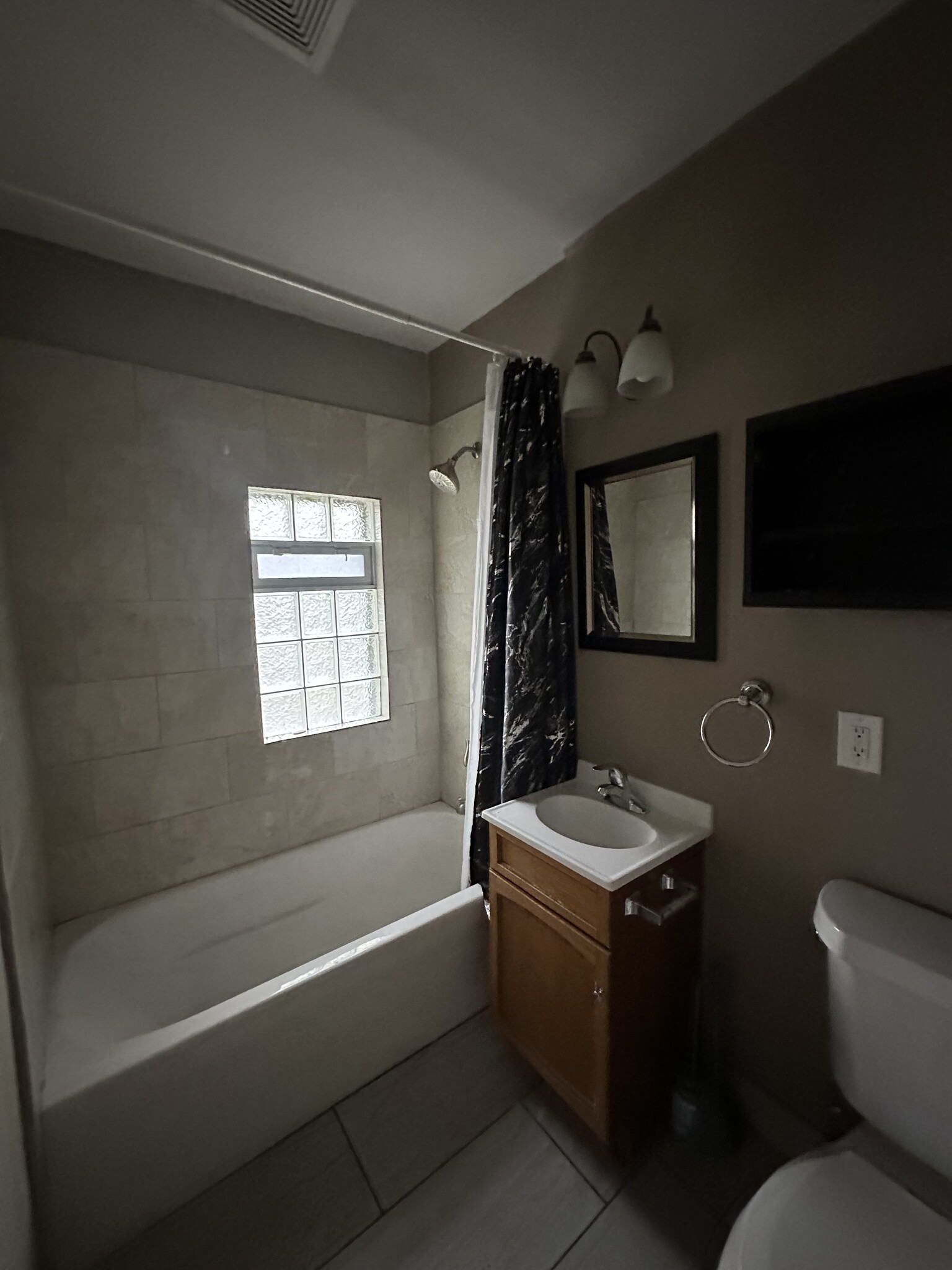 Bathroom - 2761 N Booth St