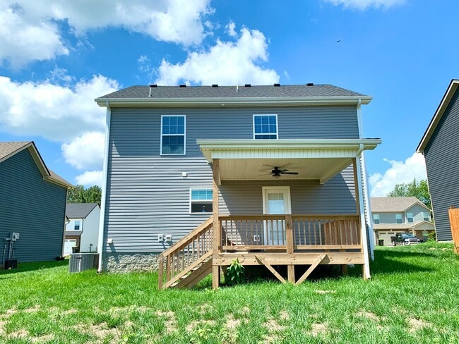 Building Photo - 886 Lutz Ln