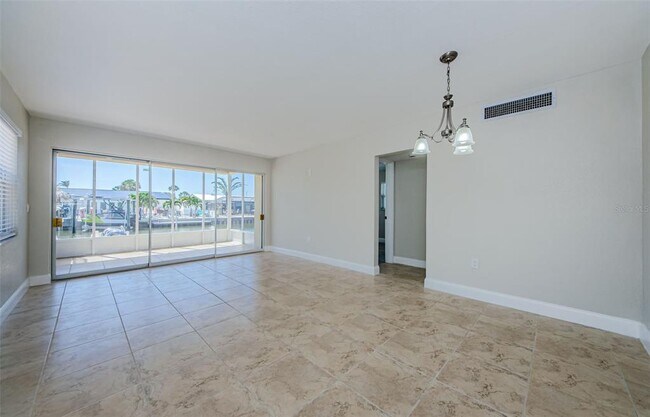 Building Photo - 2186 Edythe Dr