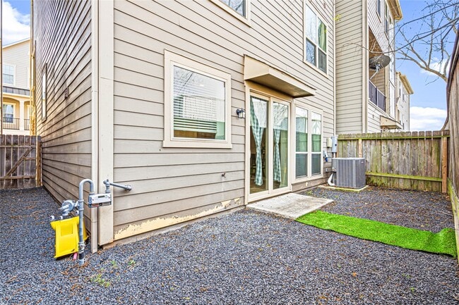 Building Photo - 1757 Sierra Crest Dr