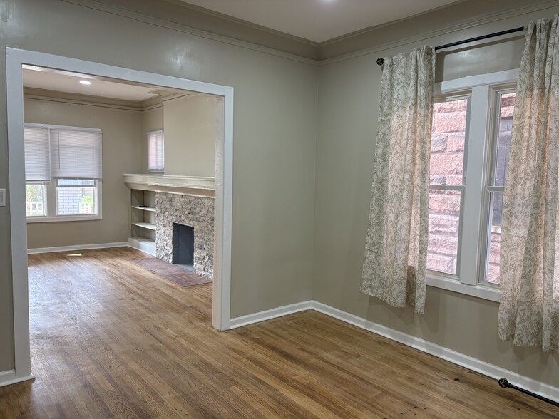 Building Photo - 2536 Calvert St