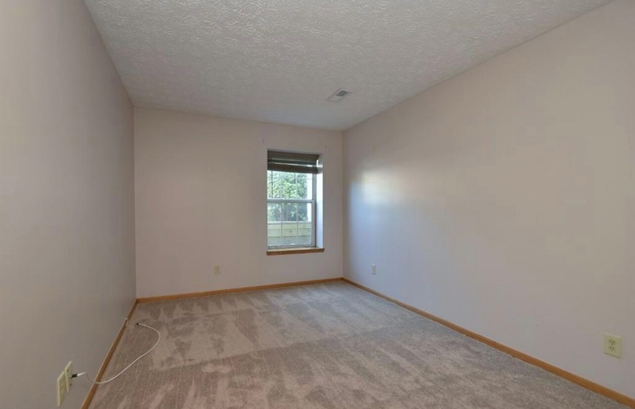 Building Photo - 1448 Cedarwood Dr