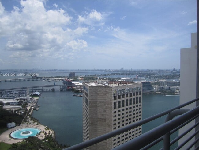 Building Photo - 325 S Biscayne Blvd