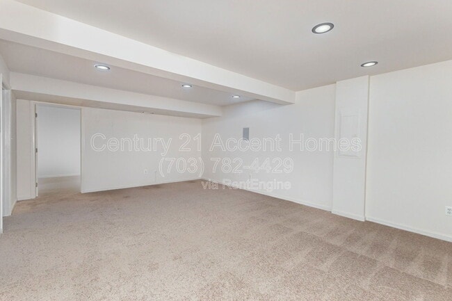 Building Photo - 9780 Lorraine Carol Way
