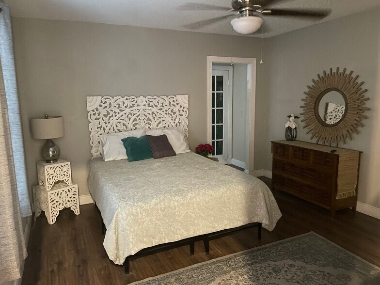 Building Photo - 205 W 26th Ave